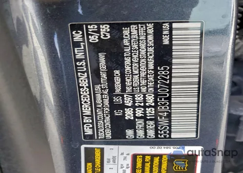 2015 Mercedes-Benz C 300 z USA, uszkodzony, nr VIN 55SWF4JB3FU072285